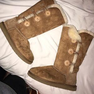 UGG Bailey Button Triplet